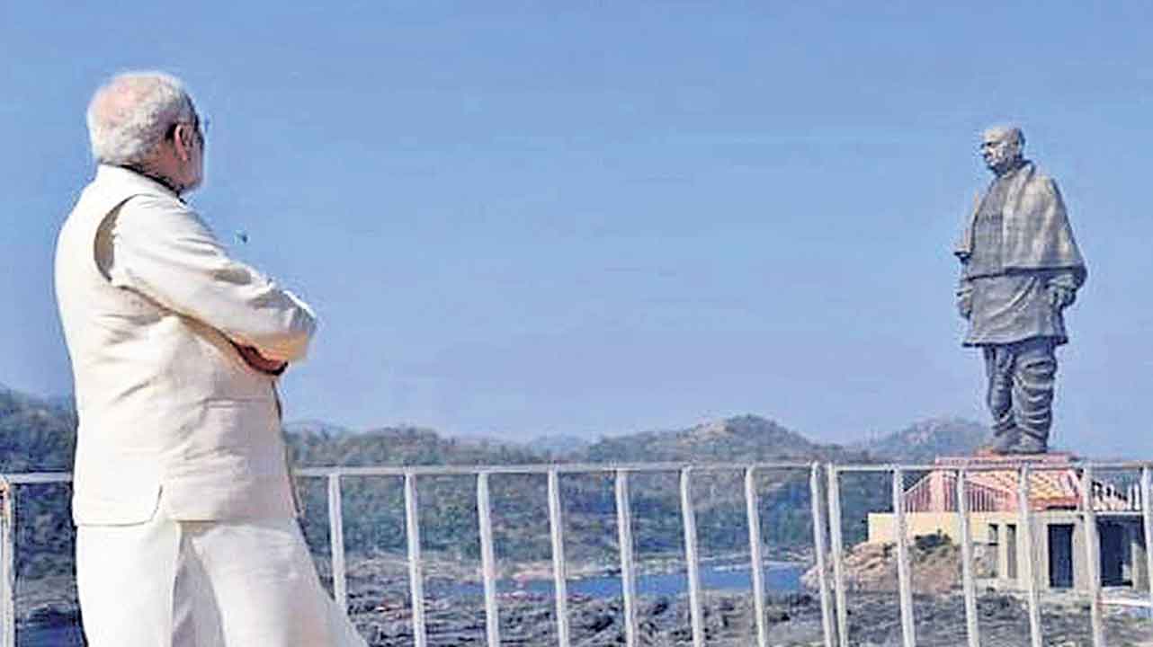 Sardar Patel – Modi | ప్రజల కోసం పనిచేసిన ఆ గుజరాతీ ఎక్కడ?.. అనుయాయులకు దేశ సంపద కట్టబెట్టిన ఈ గుజరాతీ ఎక్కడ?