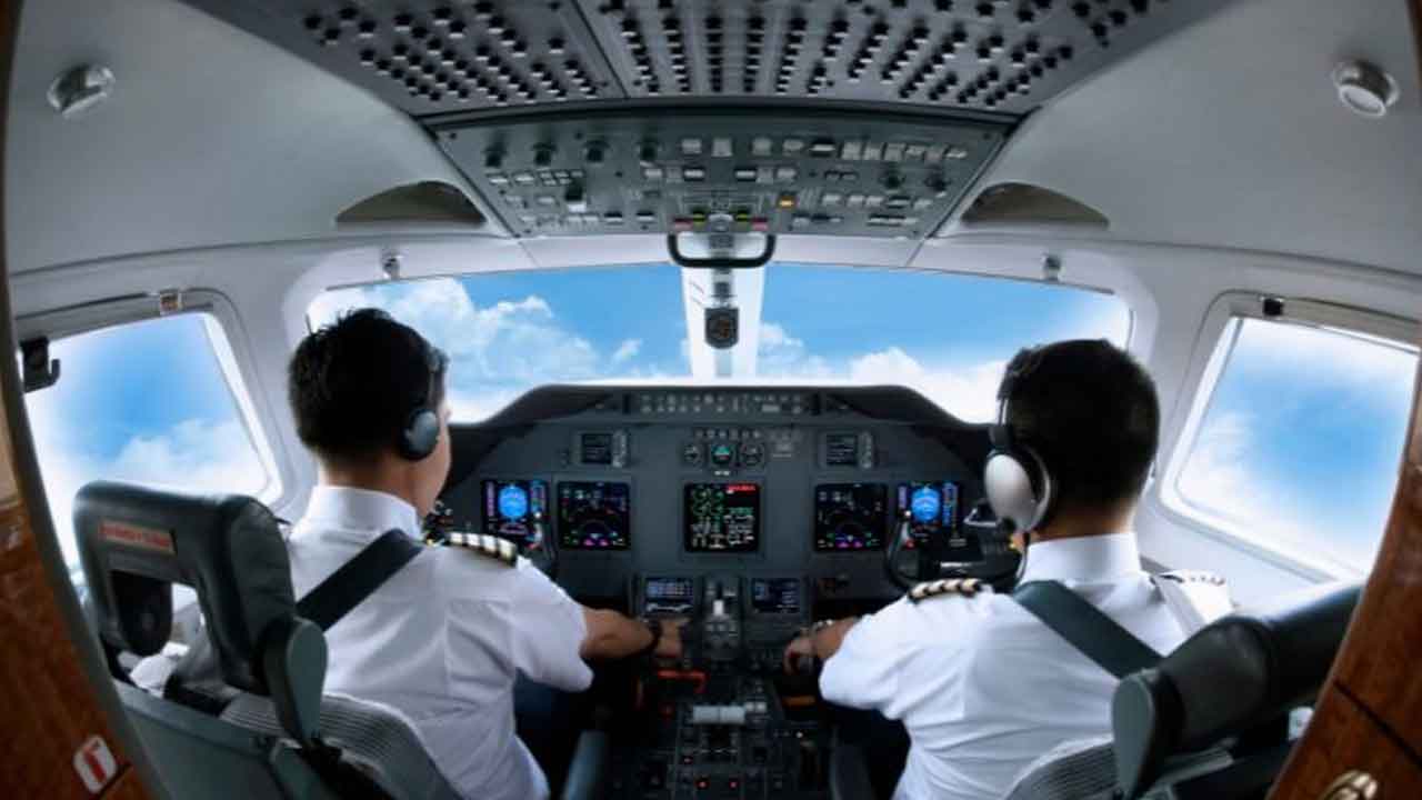 పైలట్లు మౌత్‌వాష్‌, పెర్ఫ్యూమ్స్‌ వాడొద్దు!