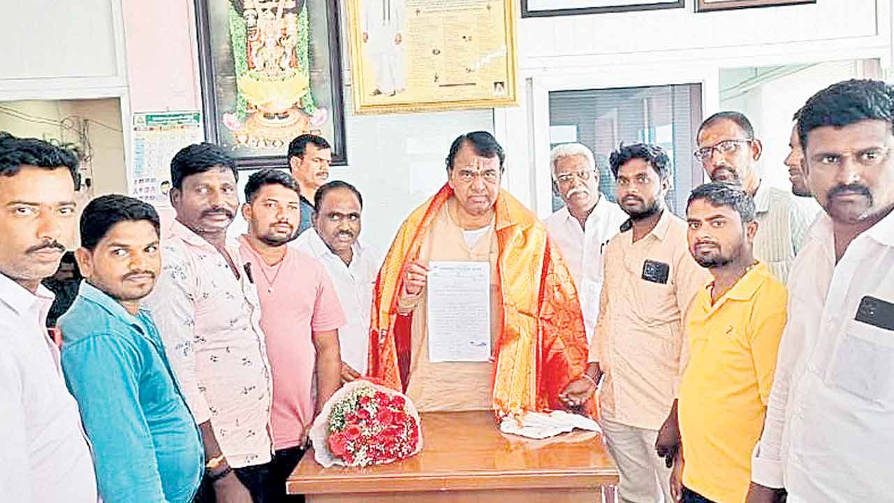 స్పీకర్‌కు మద్దతుగా తీర్మానాల వెల్లువ