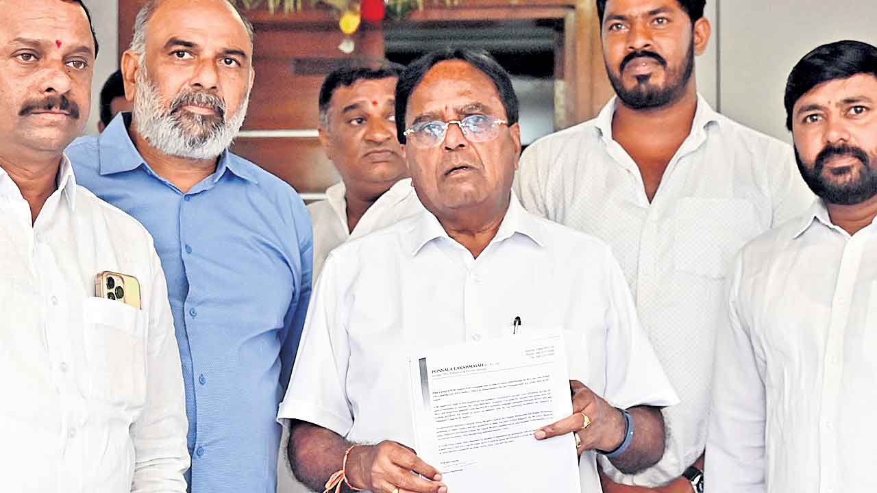 Ponnala Lakshmaiah | బీసీల ద్రోహి కాంగ్రెస్‌.. నడమంత్రపు నాయకత్వం పార్టీని నట్టేట ముంచుతున్నది: పొన్నాల లక్ష్మయ్య