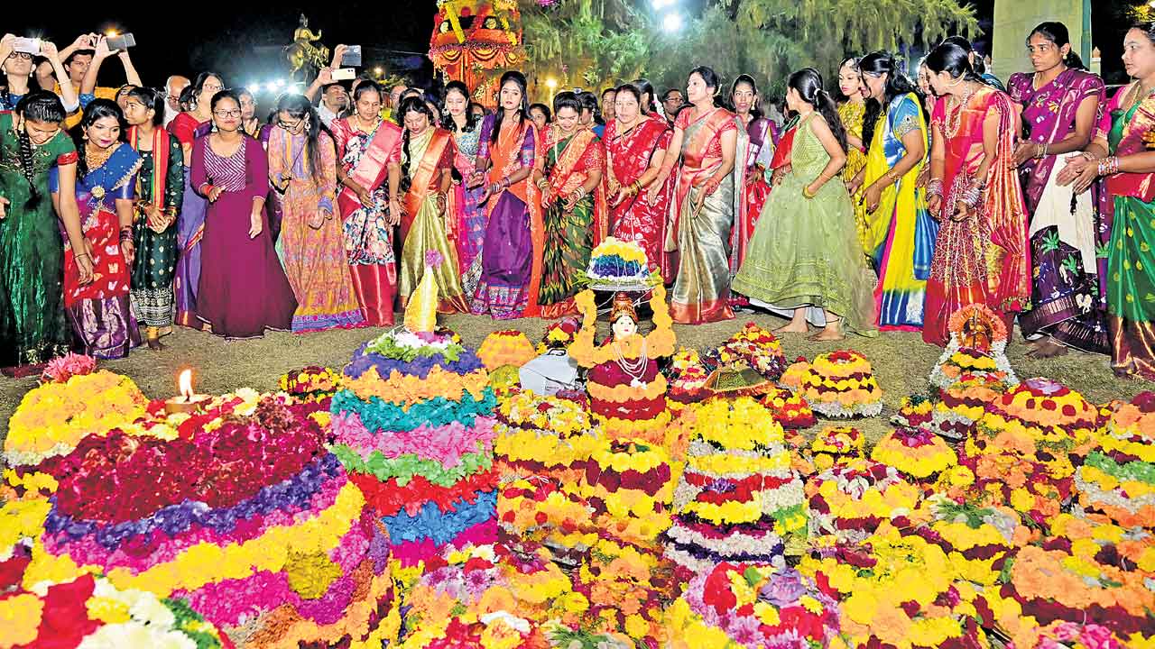 పూల పరిమళం పుడమి సంబురం