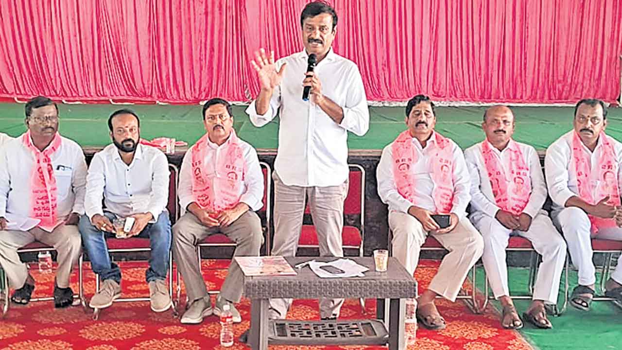 పనిచేసే ప్రభుత్వానికి అండగా నిలవాలి