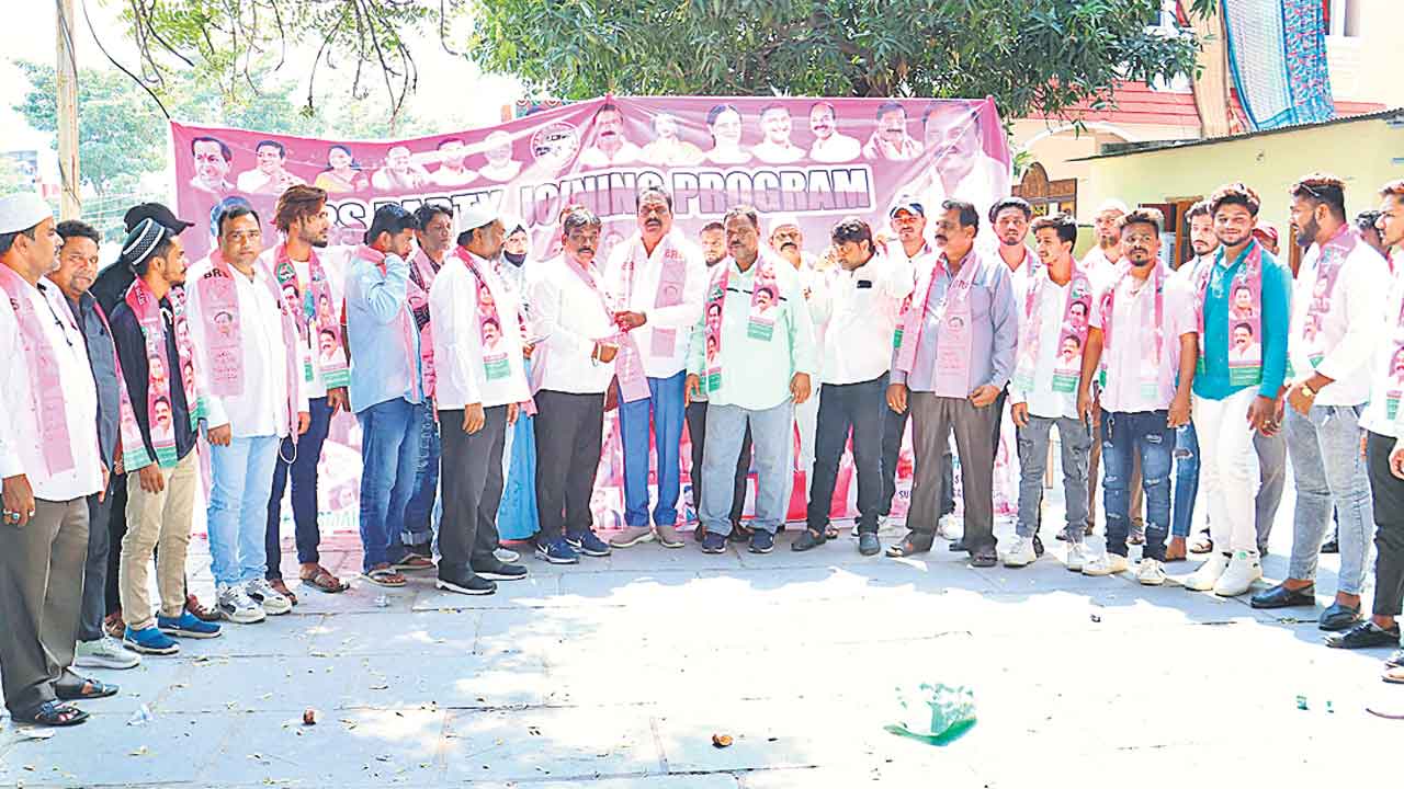 లక్ష మెజార్టీతో గెలుస్తా..