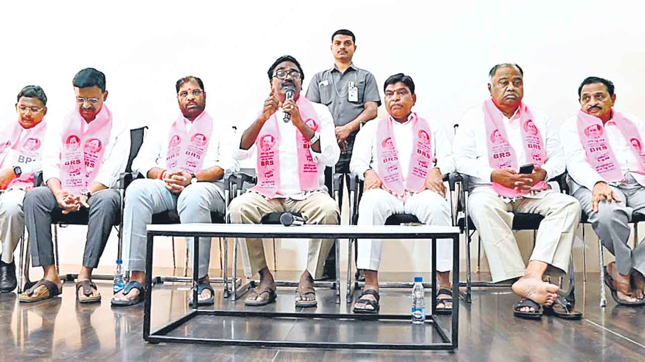 తుమ్మల కంటే ఊసరవెల్లే నయం