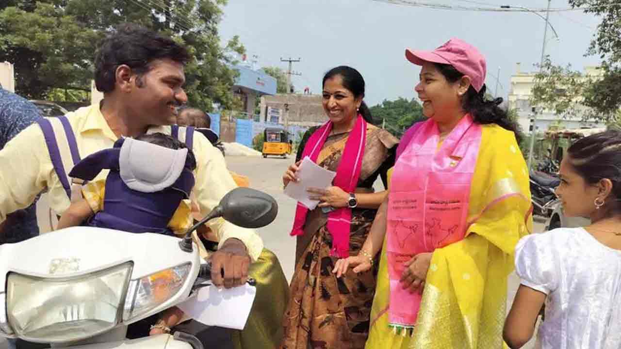 Puvvada Vasantha Lakshmi | బీఆర్ఎస్ ఎన్నిక‌ల ప్రచారంలో పువ్వాడ అజ‌య్ స‌తీమ‌ణి బిజీ