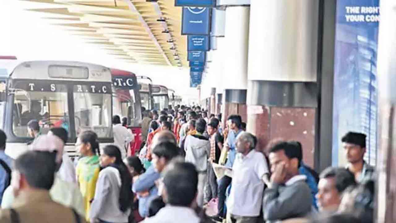 TSRTC | టీఎస్ ఆర్టీసీకి కాసుల వ‌ర్షం కురిపించిన ద‌స‌రా.. 11 రోజుల్లోనే రూ. 25 కోట్ల అద‌న‌పు ఆదాయం