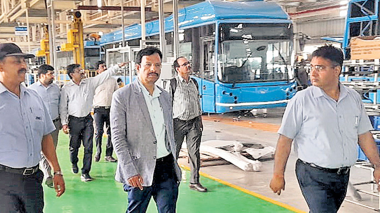 సుదూర ప్రాంతాలకు మరిన్ని ఎలక్ట్రిక్‌ బస్సులు