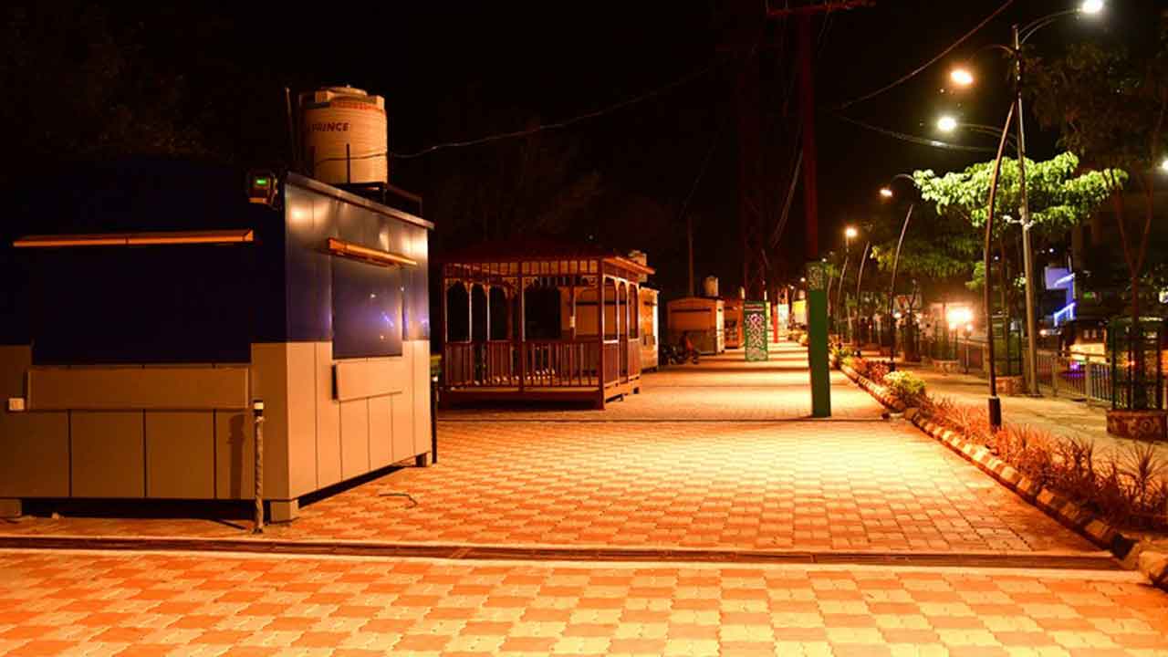 నగరంలో నైట్ఫుడ్ బజార్లు