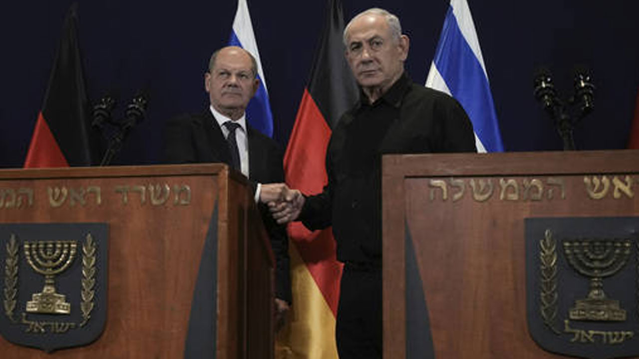 German chancellor:  ఇజ్రాయిల్‌పై రాకెట్ల‌ దాడి.. బాంబు షెల్ట‌ర్‌లో త‌ల‌దాచుకున్న‌ జ‌ర్మ‌నీ ఛాన్స‌ల‌ర్‌.. వీడియో