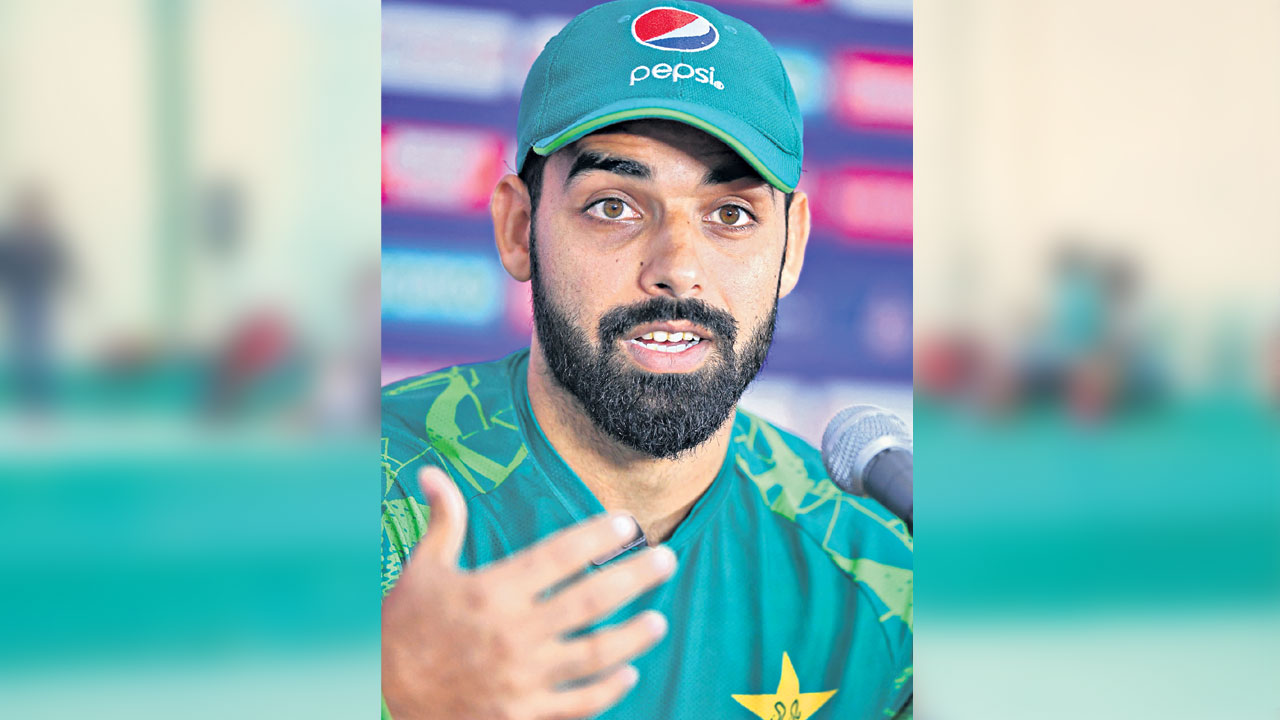 ఇక్కడే ఉంటే లావైపోతాం: షాదాబ్‌