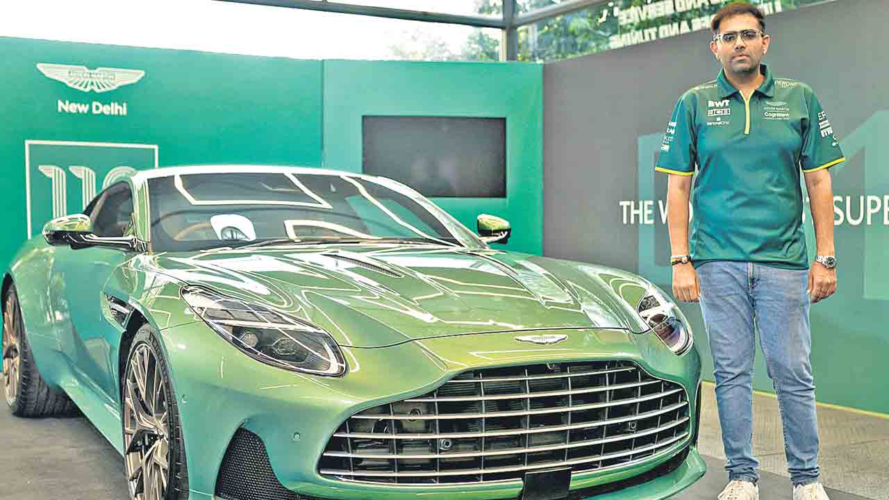ఆస్టాన్‌ మార్టిన్‌ నుంచి స్పోర్ట్స్‌ కారు