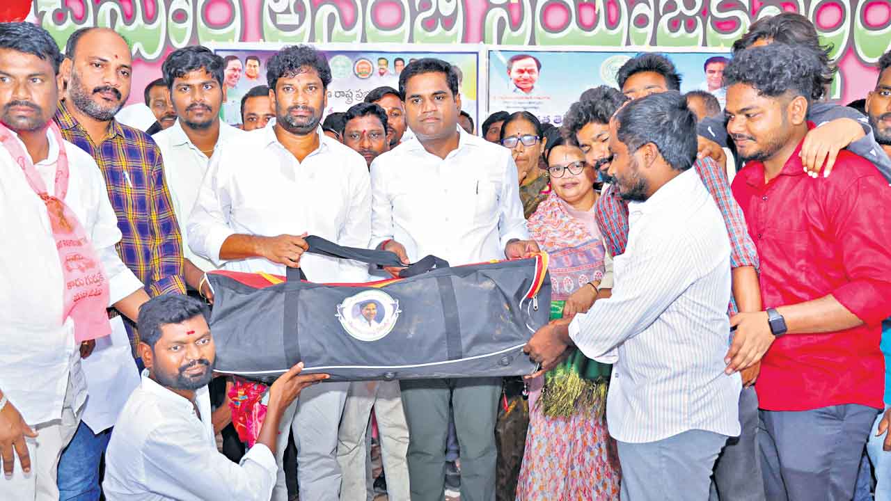 కేసీఆర్‌ స్పోర్ట్స్‌ కిట్స్‌ ఓ మైలురాయి