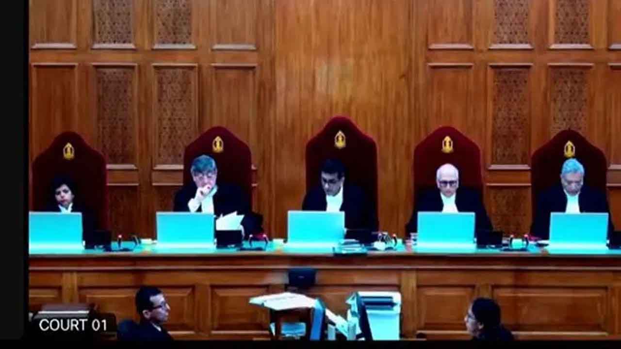 Supreme Court | స్వలింగ వివాహాలకు చట్టబద్ధత కల్పించలేం