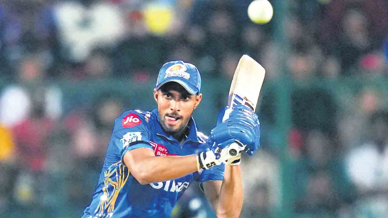 తిలక్‌ మెరుపులు