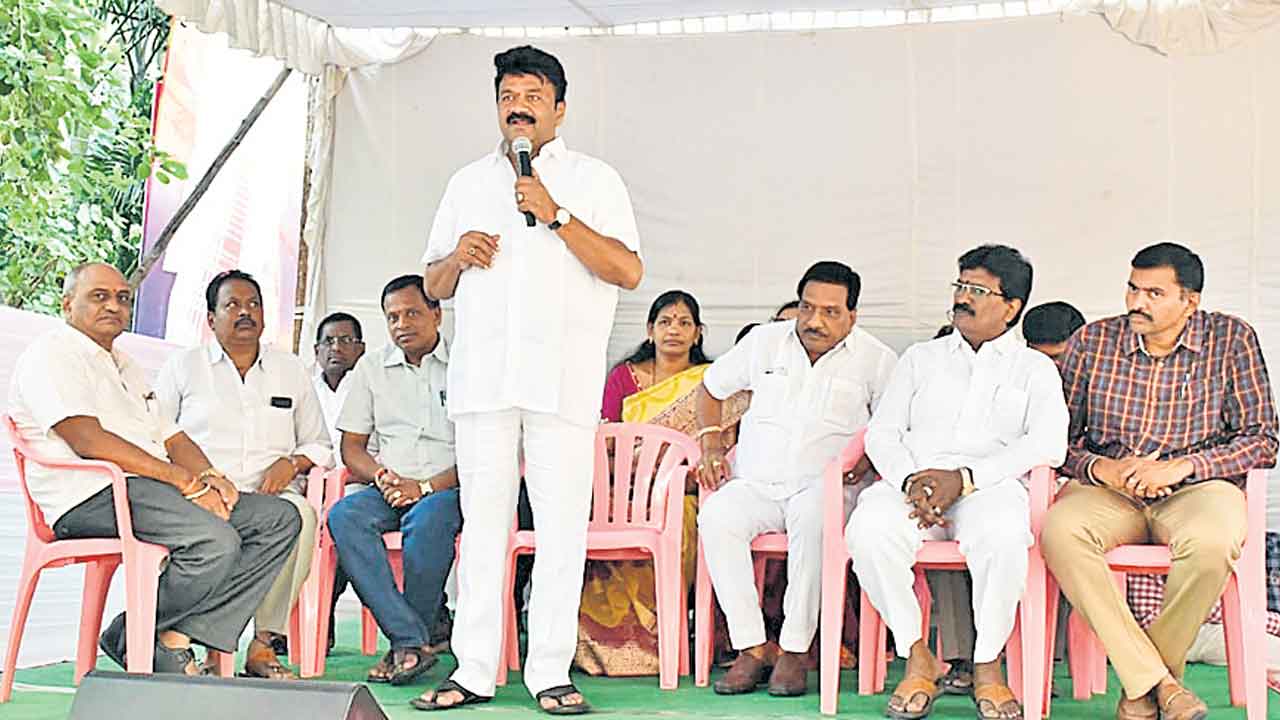 అభివృద్ధికి మద్దతుగా నిలువండి