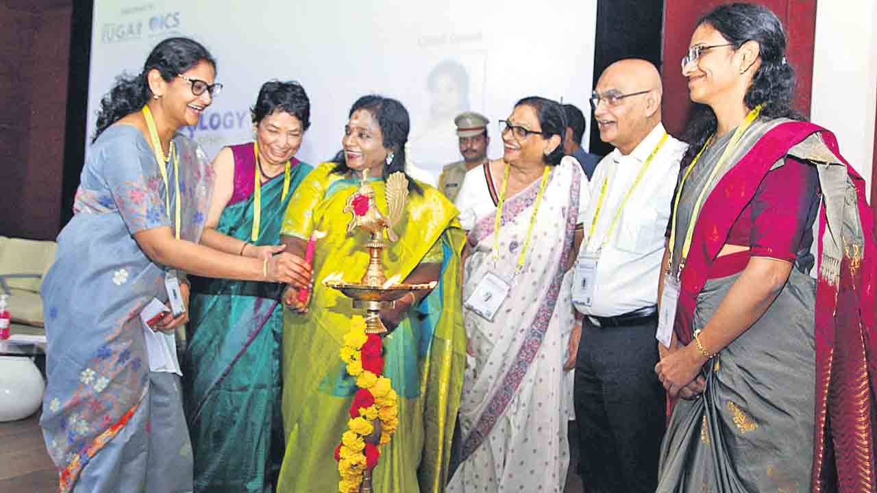 కిమ్స్‌లో యూరో గైనకాలజీ సదస్సు ప్రారంభం