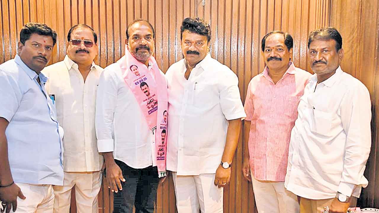 అన్ని వర్గాల చూపు బీఆర్‌ఎస్‌ వైపే..