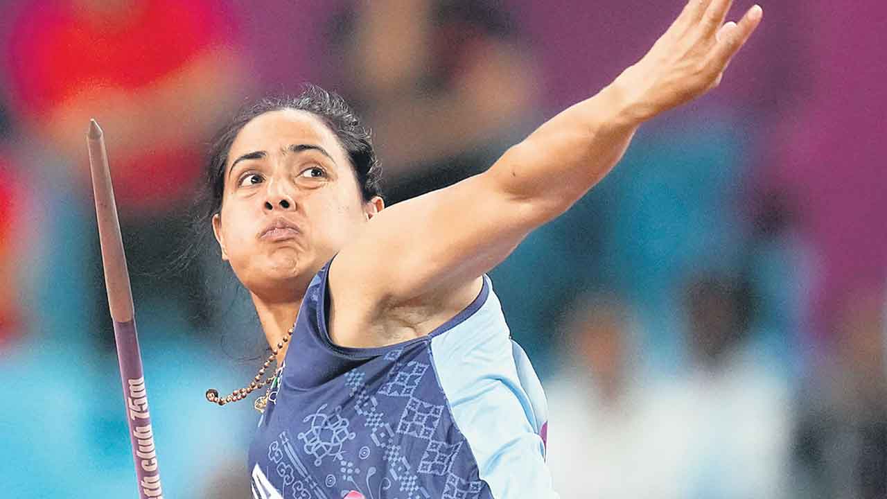 నవరత్నాలు.. పదో రోజు 2 స్వర్ణాలు సహా 9 పతకాలు