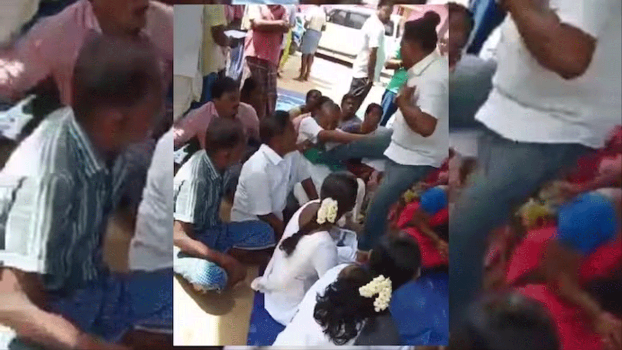 దారుణం : గ్రామ‌స‌భ‌లో రైతుపై పంచాయ‌తీ అధికారి దాడి