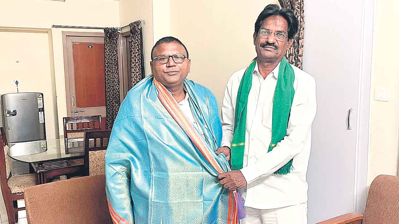 బీఆర్‌ఎస్‌ కోసం యూపీ రైతు ప్రచారం