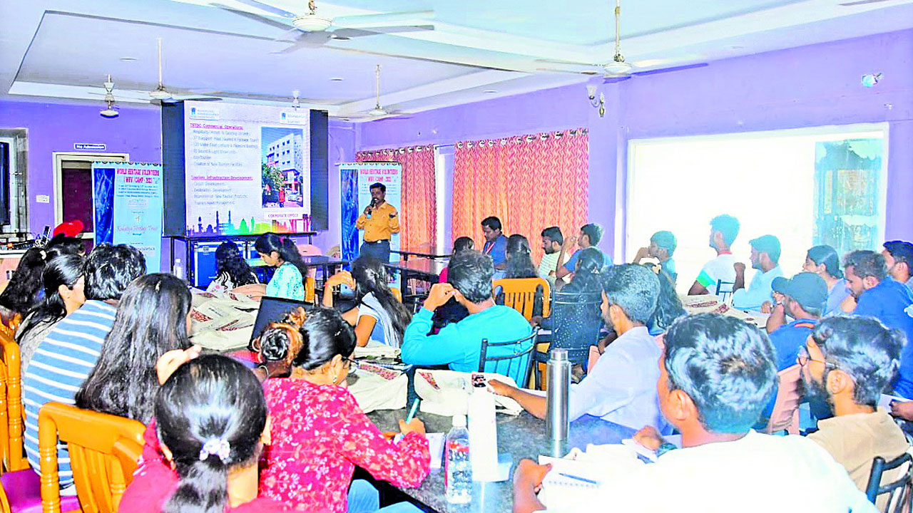 కాకతీయ ఖ్యాతి విశ్వవ్యాప్తం