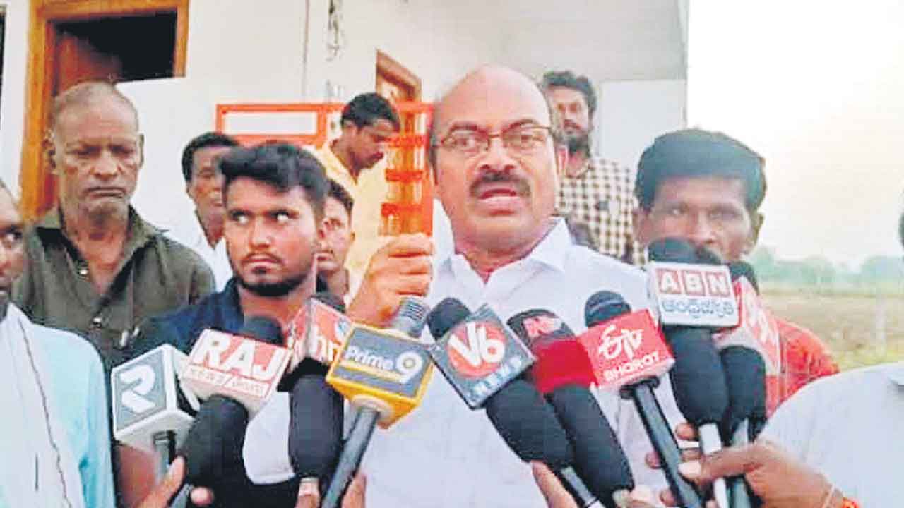 Revanth Reddy | రేవంత్‌.. నీ బాగోతం బయట పెడతా.. ముథోల్‌లో విజయ్‌కుమార్‌రెడ్డి ఫైర్‌