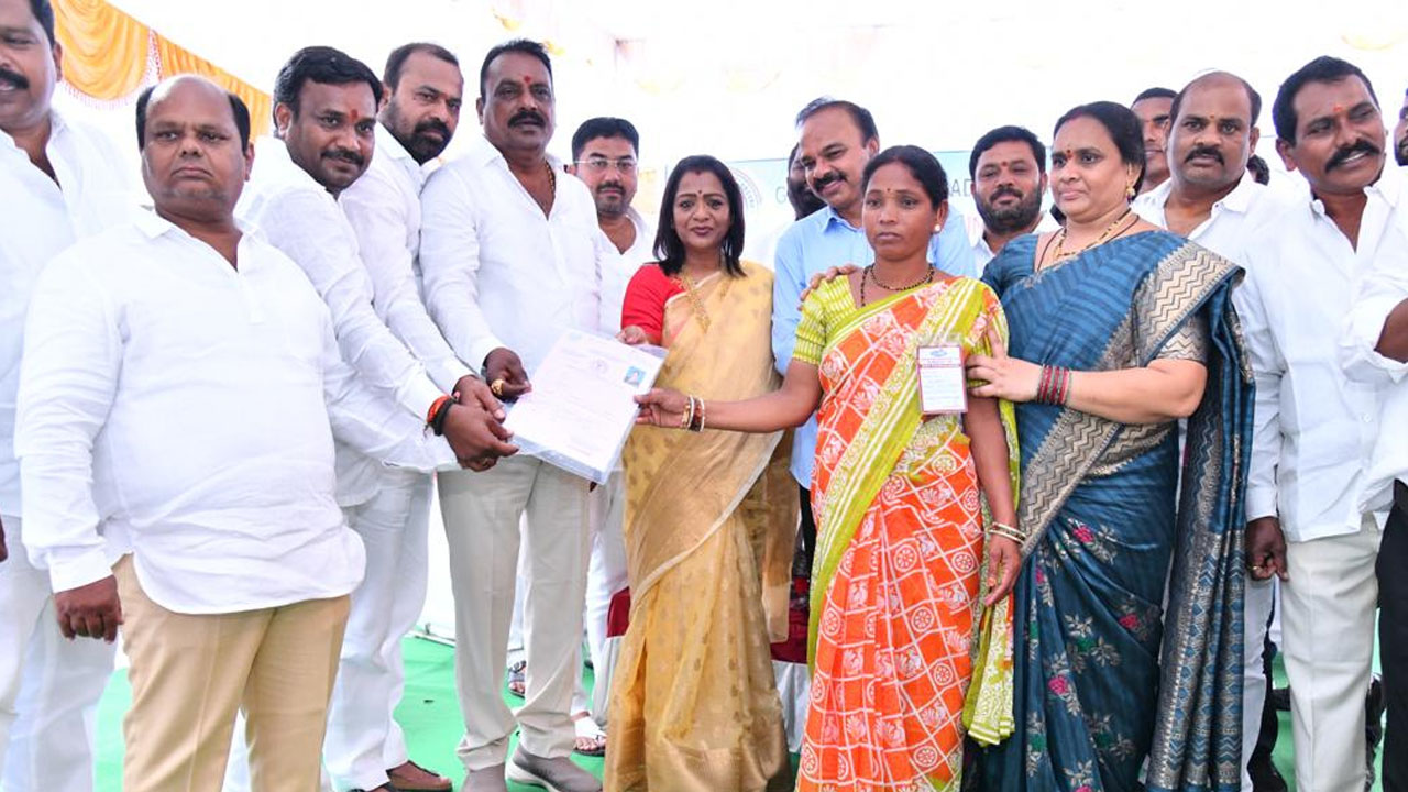 Mayor Vijayalakshmi | పైసా ఖర్చులేకుండా పేదలకు ఉచితంగా డబుల్ బెడ్ రూం ఇండ్లు : మేయర్‌ విజయలక్ష్మి