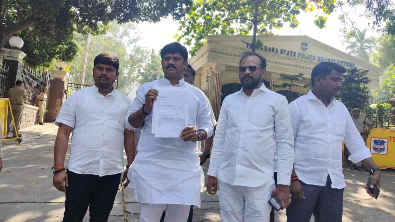 Kuruva Vijay Kumar | రేవంత్ రెడ్డి వ‌ల్ల నాకు ప్రాణ‌హాని.. డీజీపీకి కురువ విజ‌య్ ఫిర్యాదు