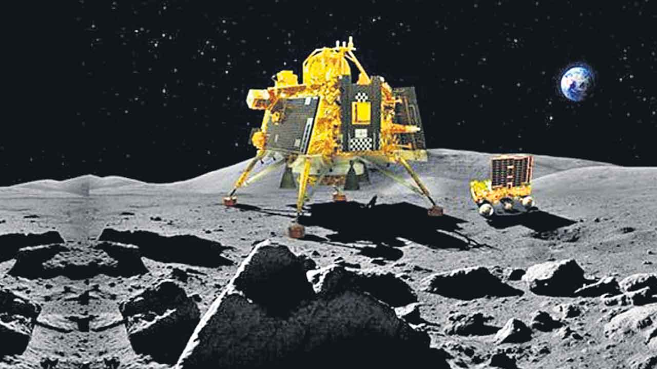 ‘దుమ్ము’ రేపిన ల్యాండర్‌ విక్రమ్‌ సాఫ్ట్‌ ల్యాండింగ్‌లో