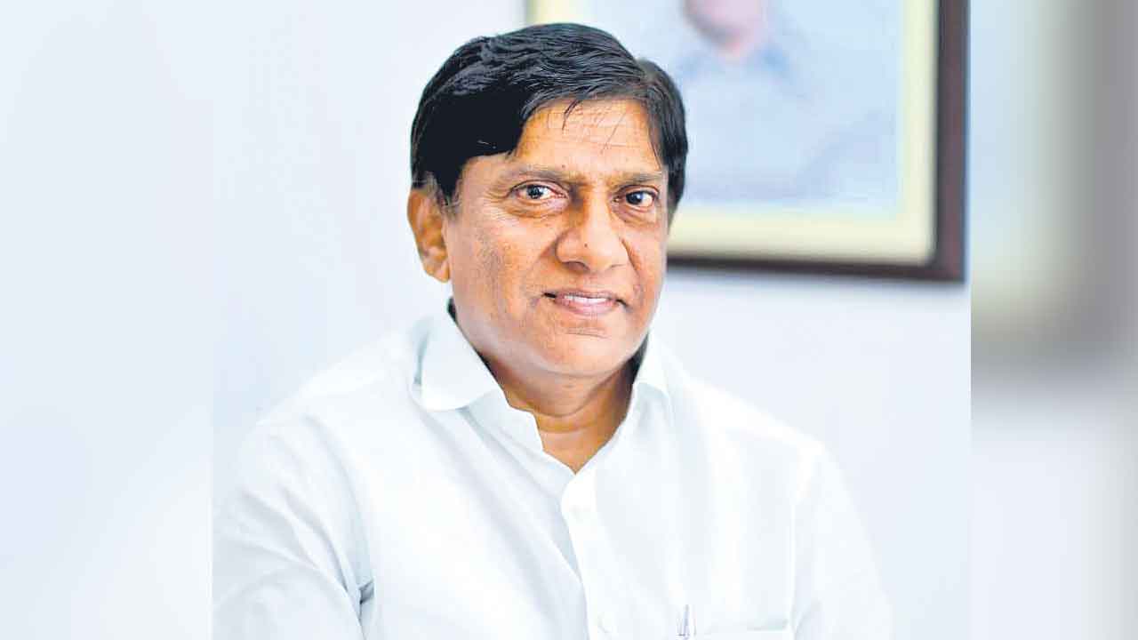 నోళ్లకు కళ్లెం వేయండి