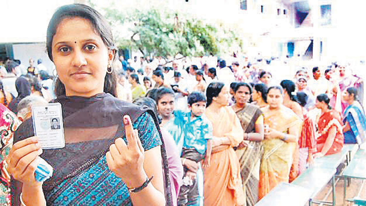 మోగిన ఎన్నికల భేరి