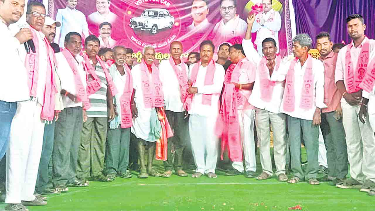 ప్రవాహంలా చేరికలు