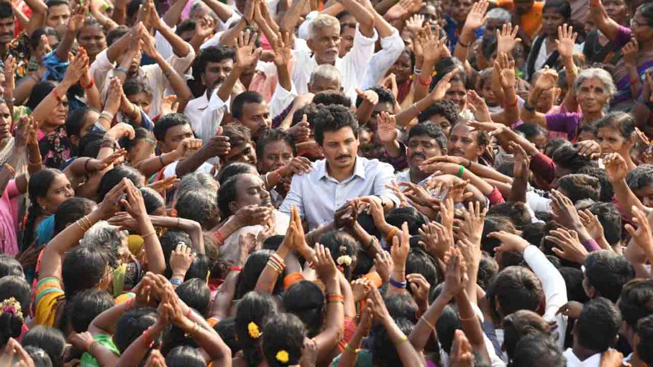 Yatra 2 | యాత్ర 2 క్రేజీ న్యూస్‌.. చంద్రబాబునాయుడు పాత్రలో కనిపించేదెవరో తెలుసా..?