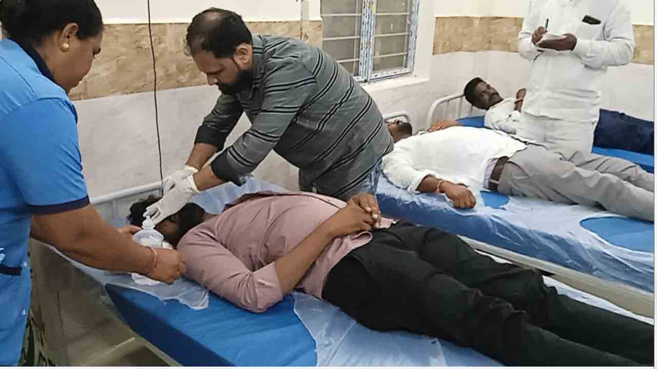 కాంగ్రెస్‌ గూండాగిరి