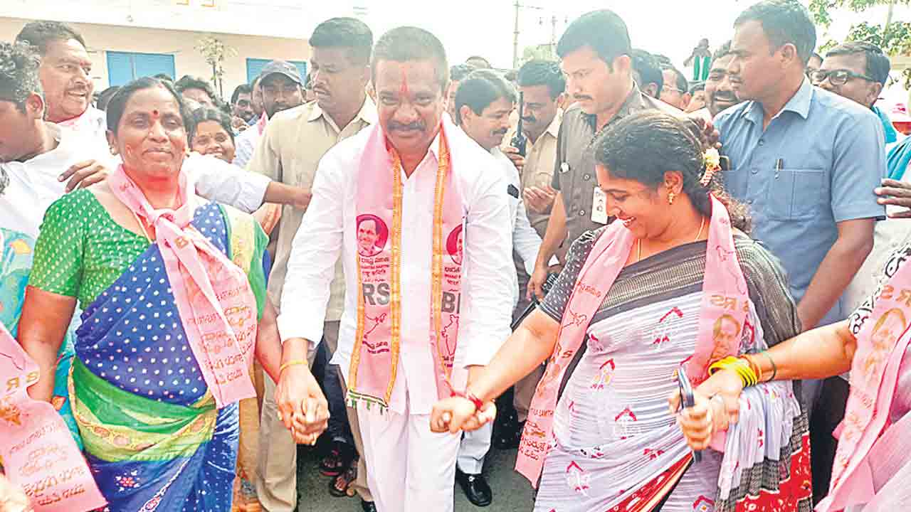 అభివృద్ధి చేసిన వారినే గెలిపించాలి