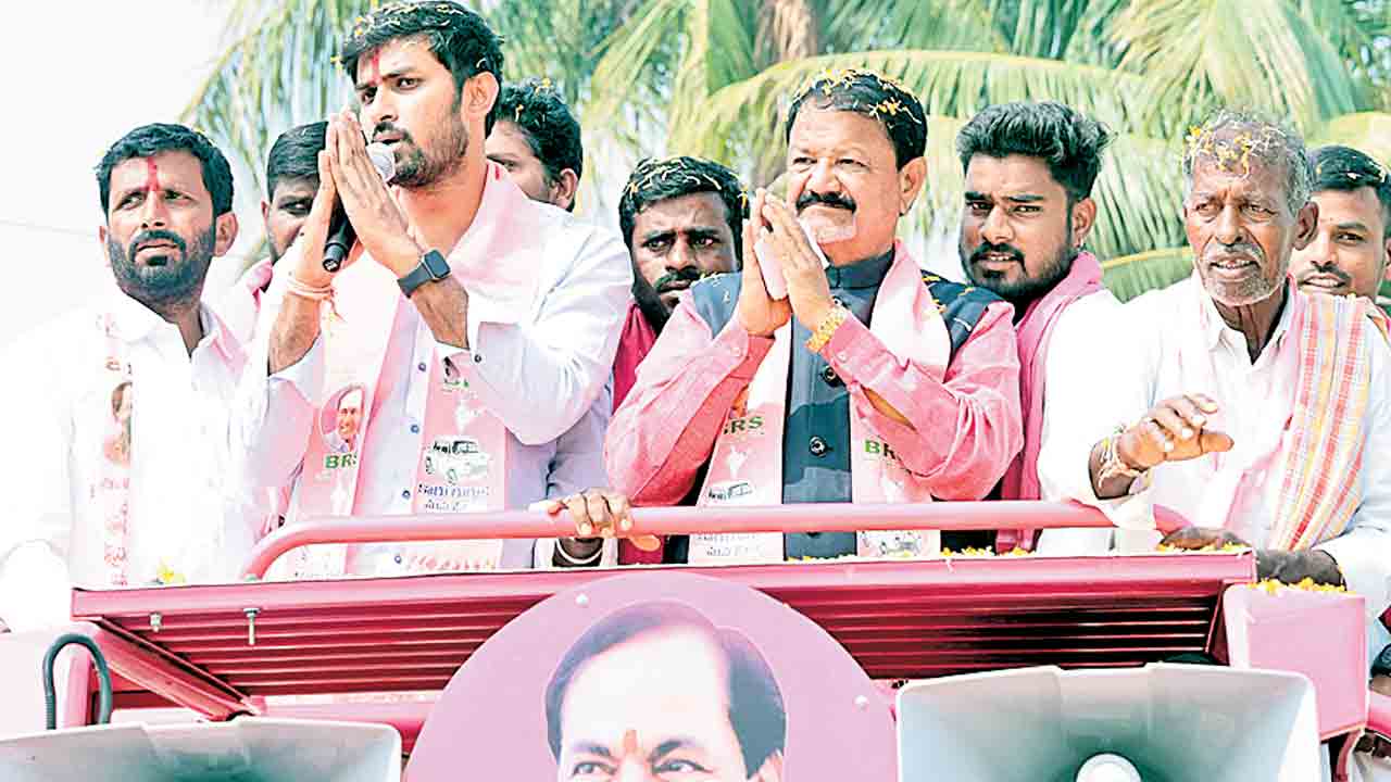 గులాబీ జెండానే శ్రీరామరక్ష