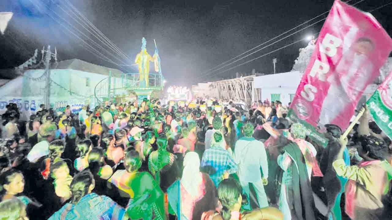 మరింత అభివృద్ధి కోసం మళ్లీ గెలిపించండి