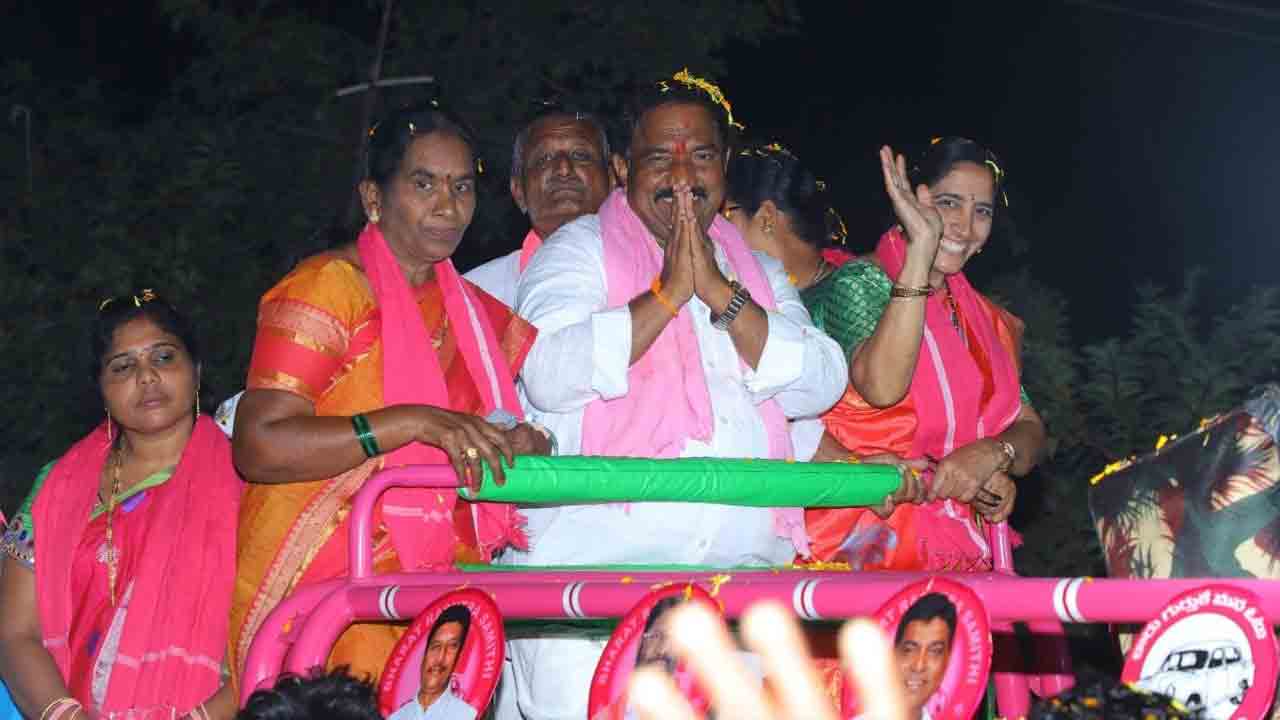 అభివృద్ధిని చూడండి.. మరోసారి ఆశీర్వదించండి