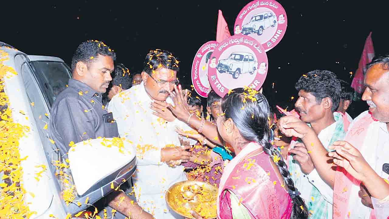 సుస్థిర పాలన అందిస్తున్నాం