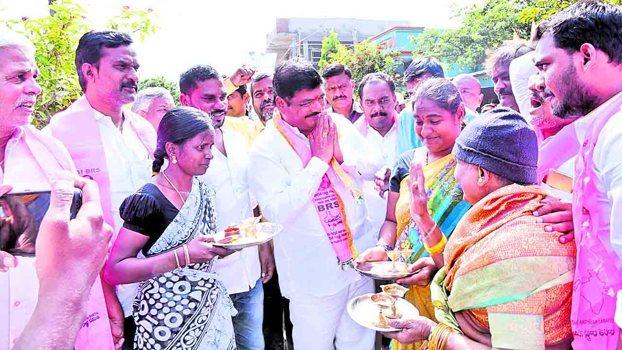 కాంగ్రెస్‌కు కర్రు కాల్చి వాత పెట్టాలి
