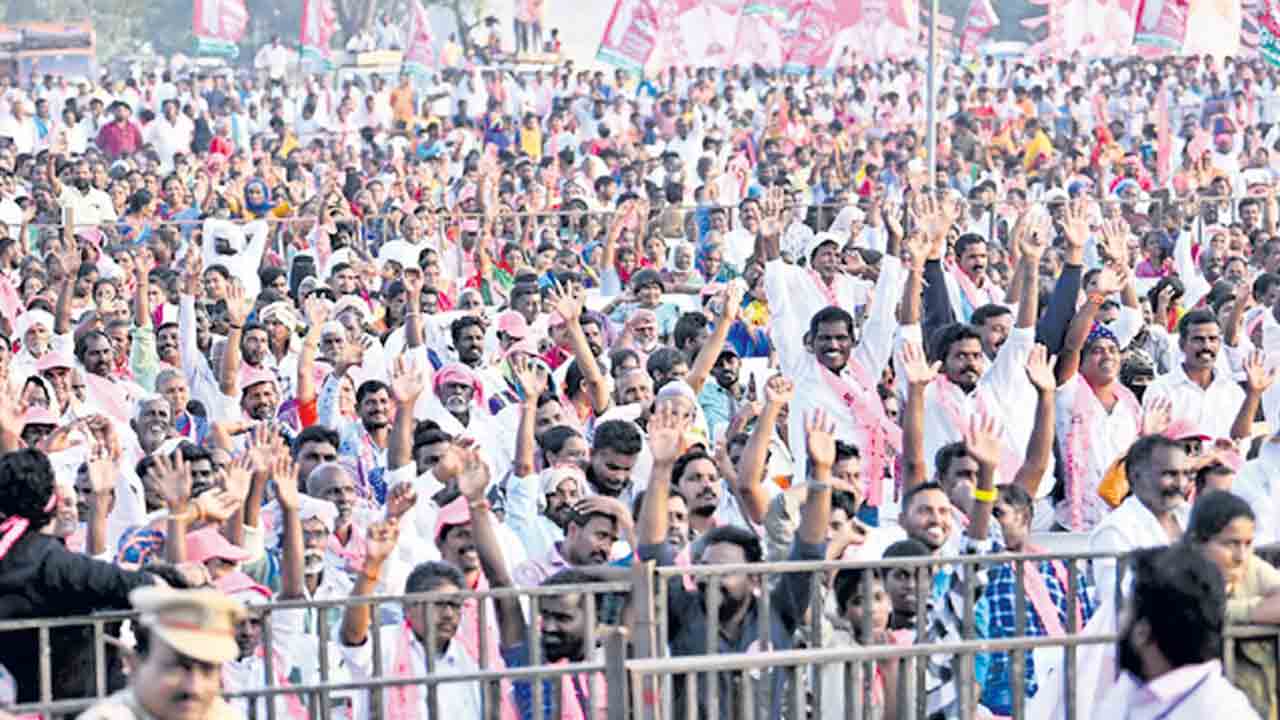 సీఎం కేసీఆర్‌ సభ గ్రాండ్‌ సక్సెస్‌