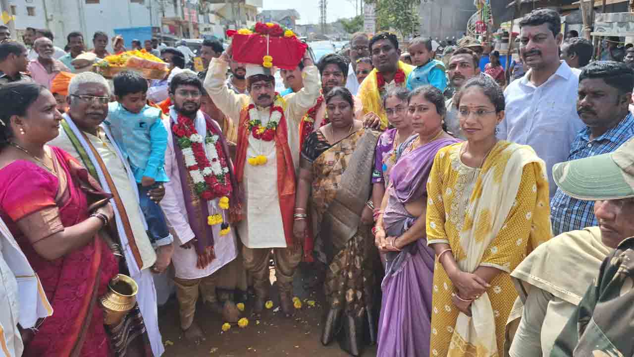 ఉత్సవ శోభితం.. అలంకారోత్సవం