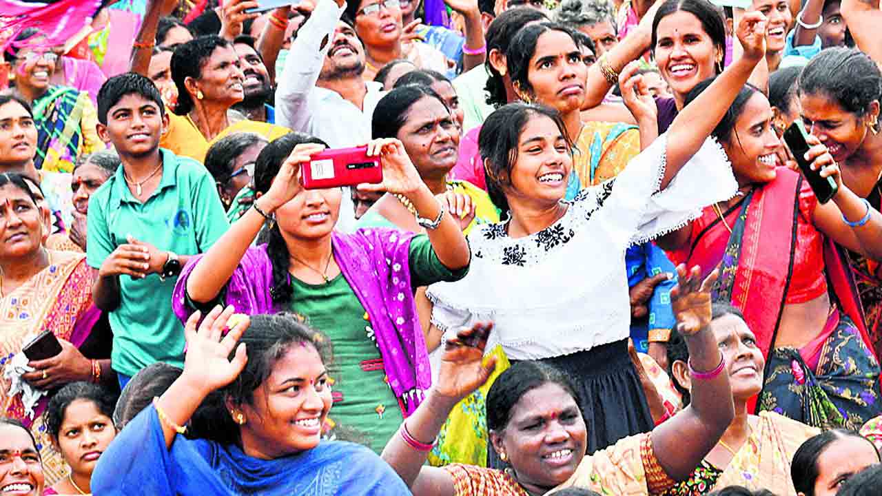 మరిపెడ జనసంద్రం..