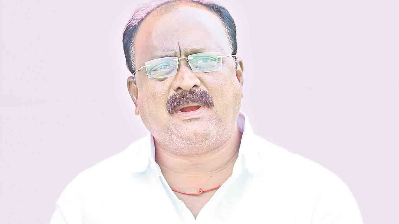 కొట్లాడి తెలంగాణ తెచ్చుకున్నం.. దొంగలకు అప్పజెప్పం