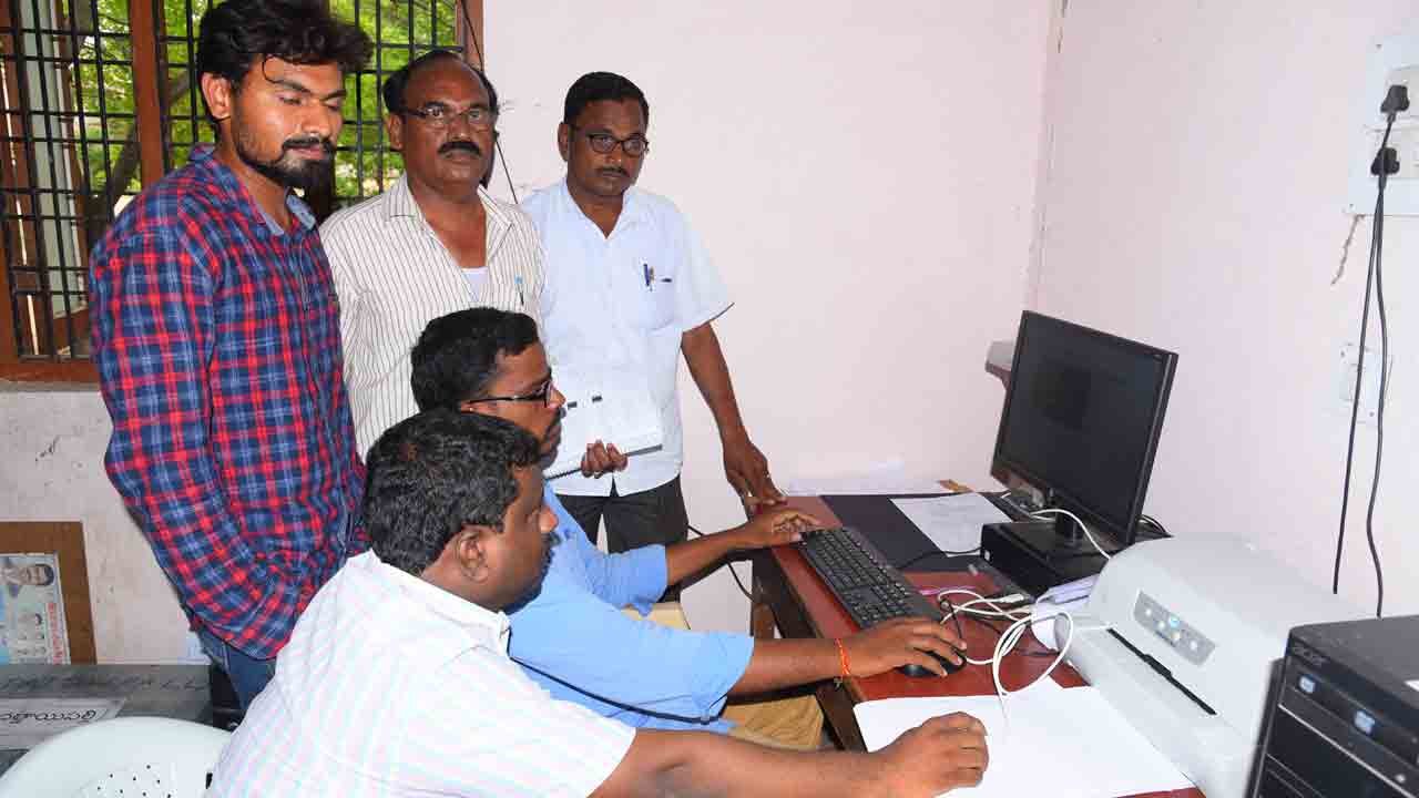 ధరణి లేకుంటే దగాకోరులే..