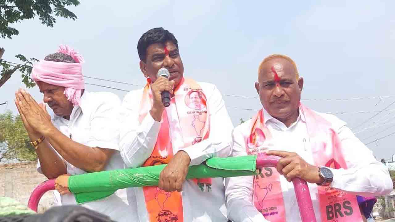 సీఎం కేసీఆర్‌కు అండగా నిలవాలి