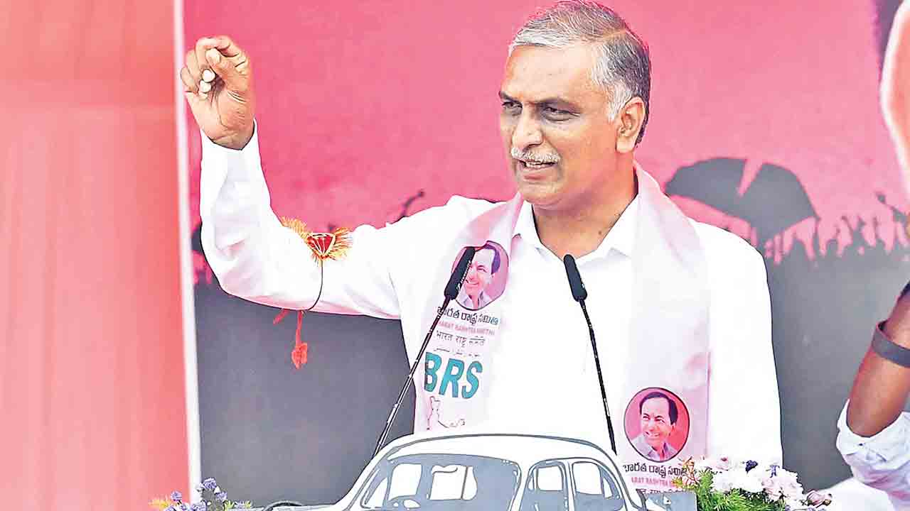 అబద్ధ్దాలు కావాలా? దుబ్బాక అభివృద్ధి కావాలా?