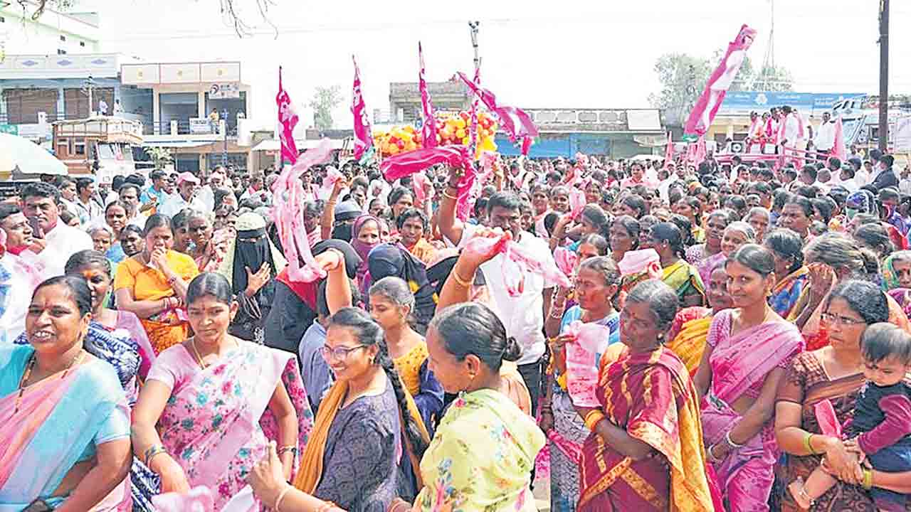 రైతుబంధును అడ్డుకున్న కాంగ్రెస్‌ను బొందపెట్టాలే..