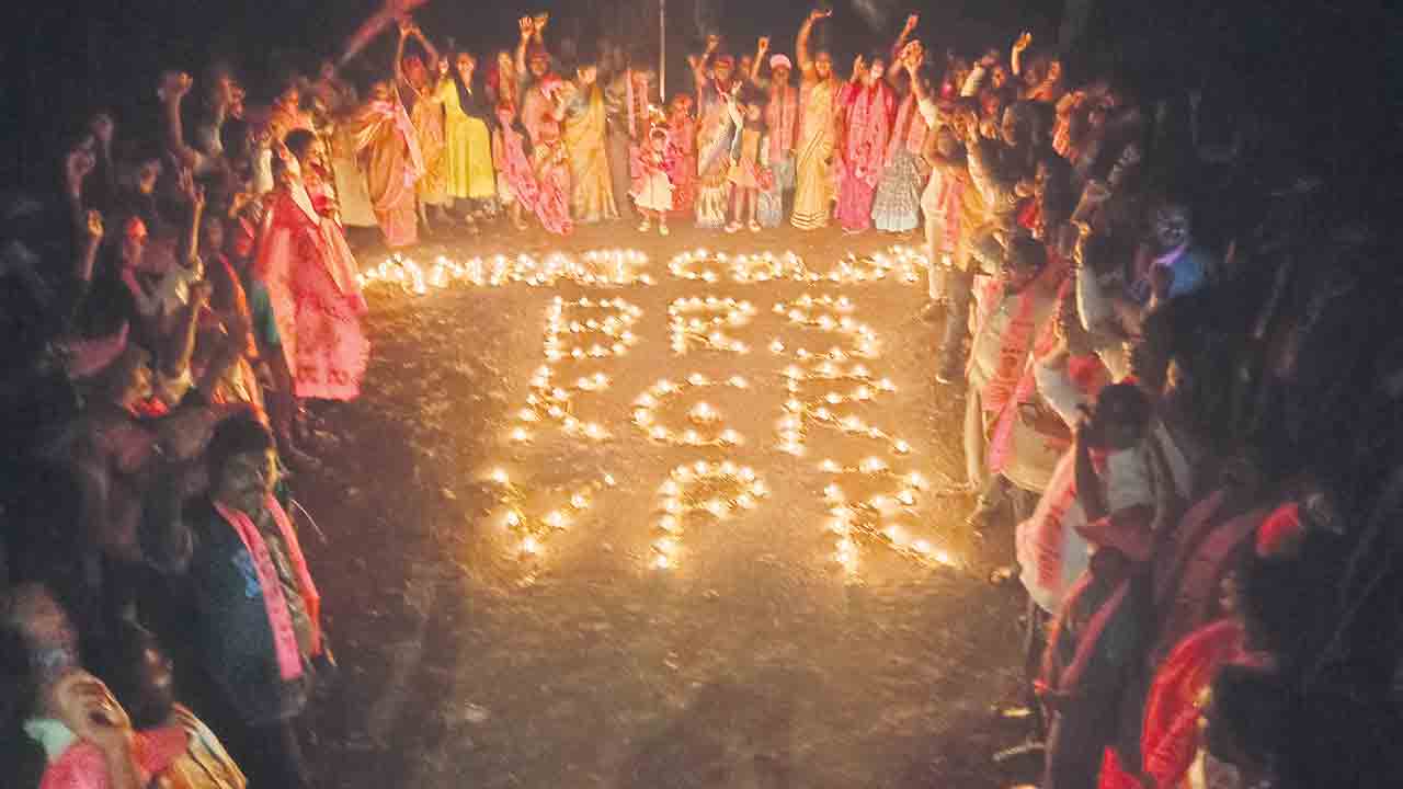 కార్తిక వెలుగుల్లో బీఆర్‌ఎస్‌