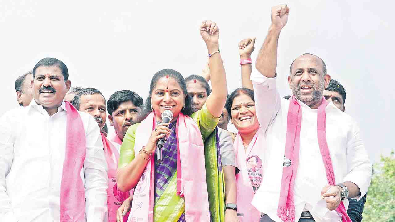 రైతుబంధు కావాల్నా.. రాబందులు కావాల్నా..?